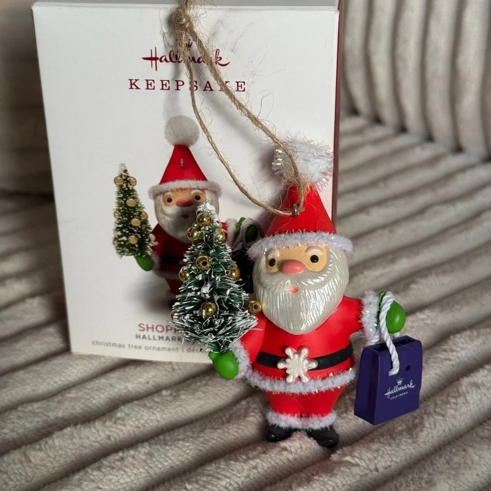 Hallmark Keepsake 2018 Shopping Santa Ornament